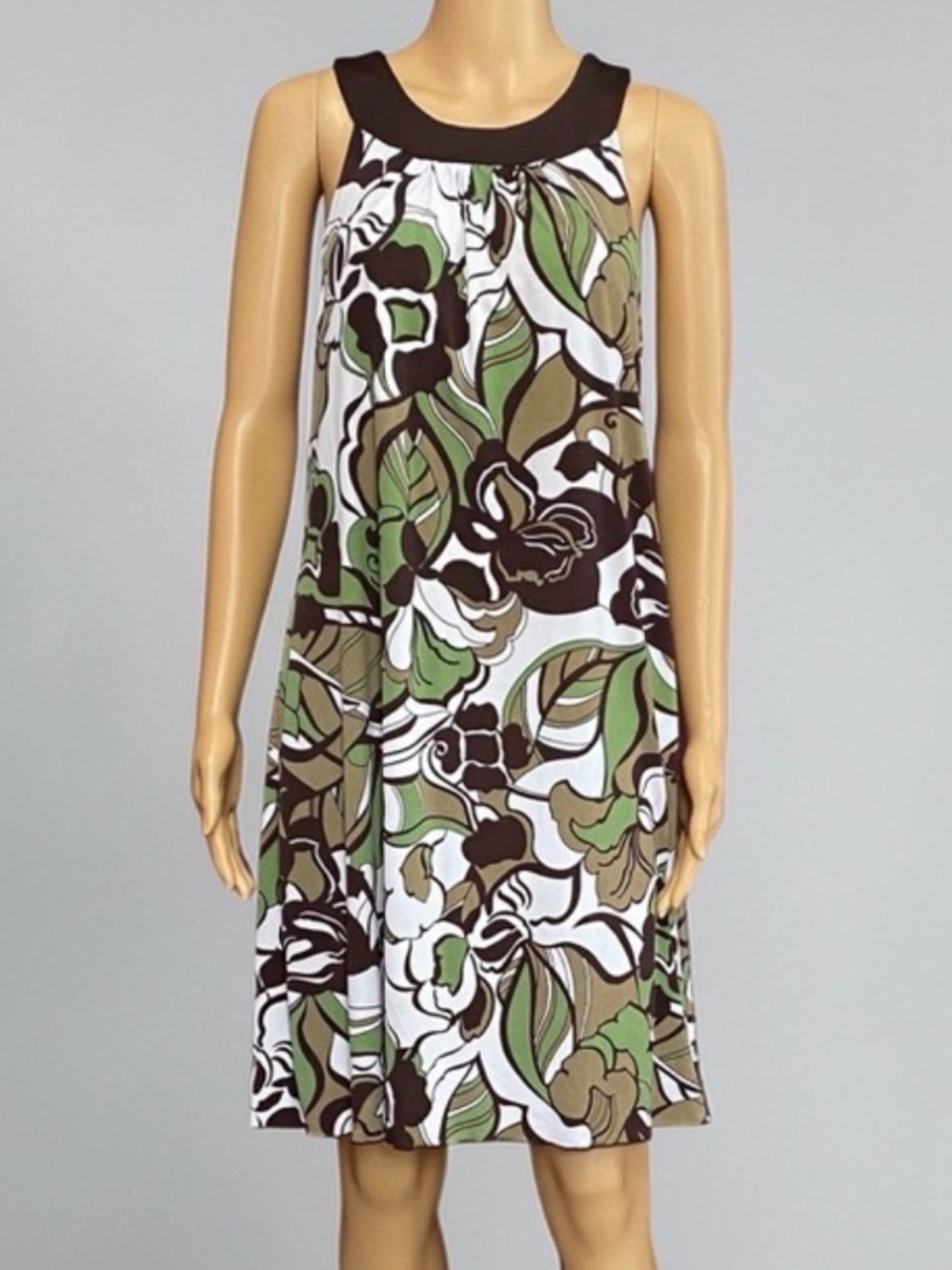 Sleeveless Green Floral Shift Dress with Contrast Neckline